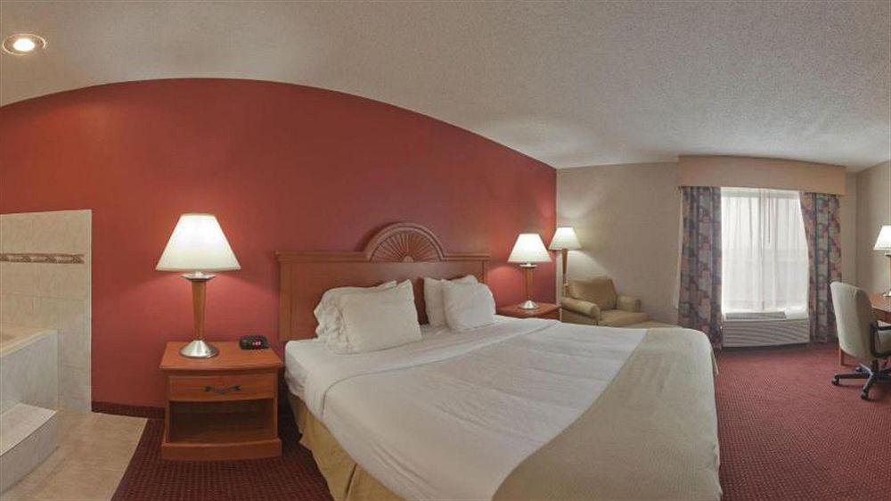 Quality Inn & Suites Lawrenceburg Exteriér fotografie