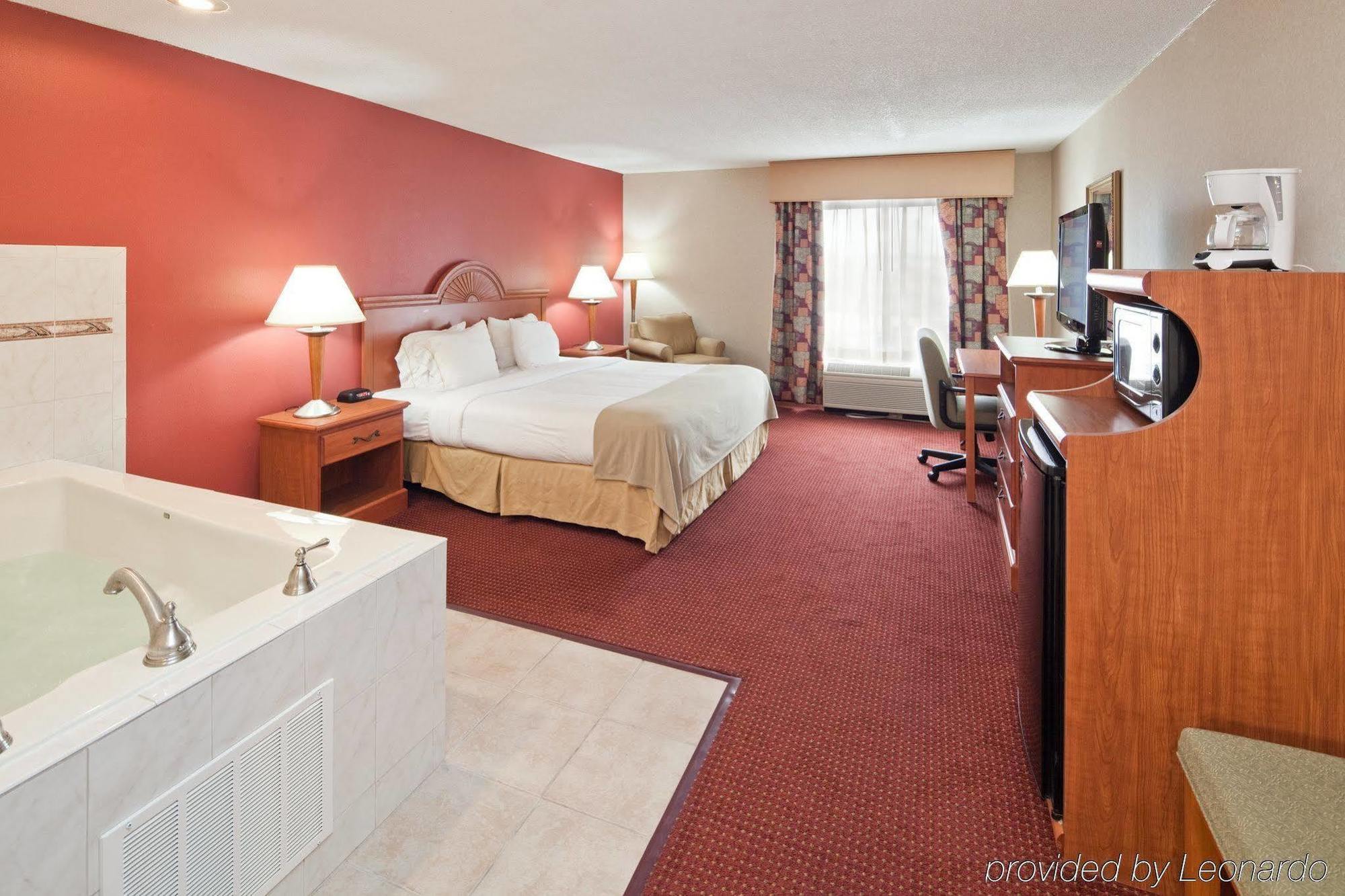 Quality Inn & Suites Lawrenceburg Exteriér fotografie