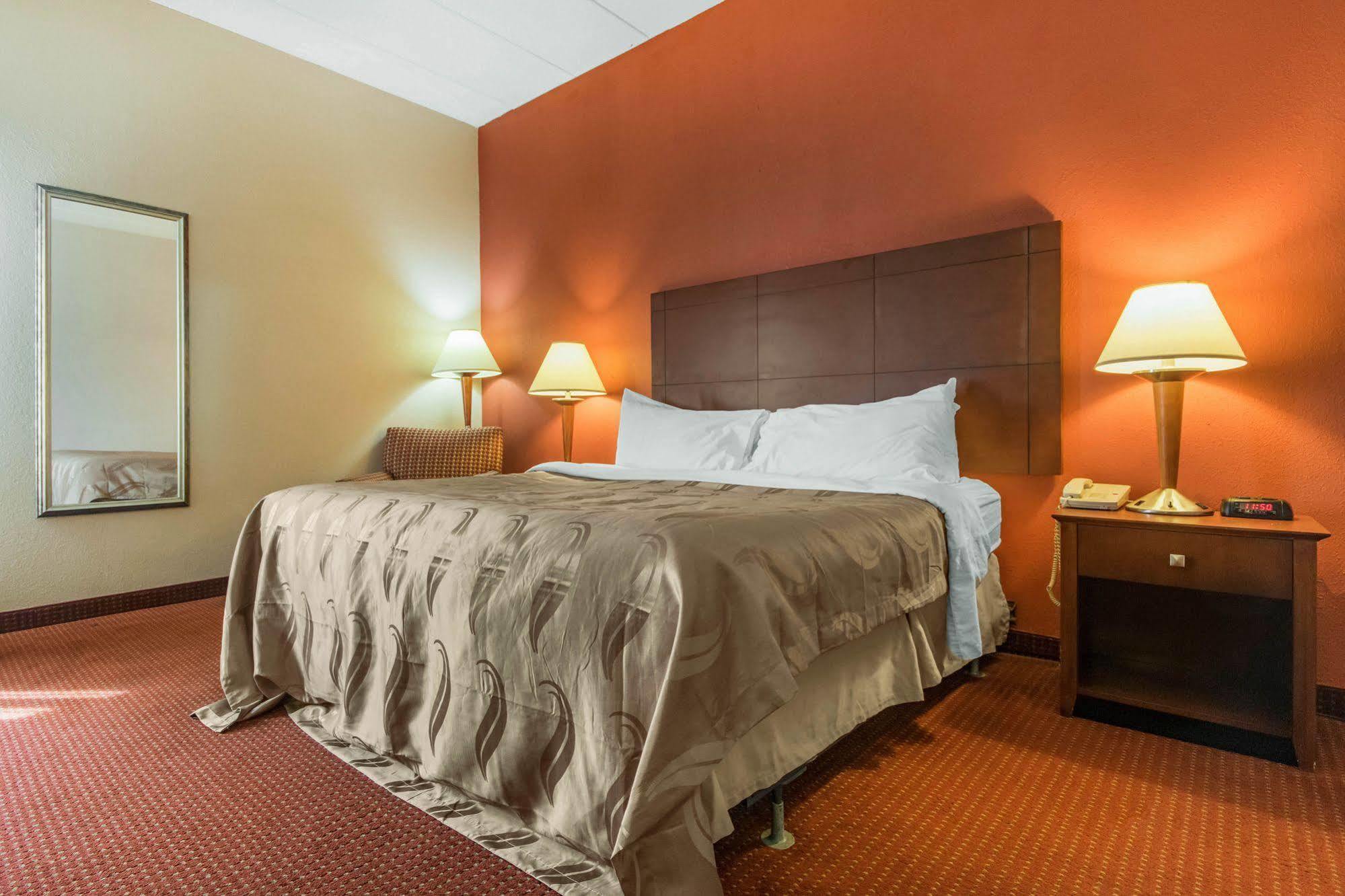 Quality Inn & Suites Lawrenceburg Exteriér fotografie