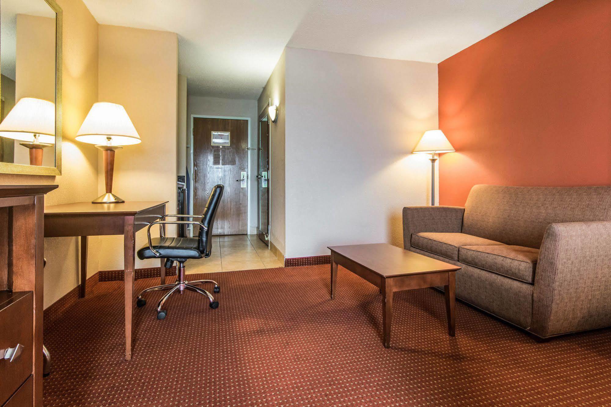 Quality Inn & Suites Lawrenceburg Exteriér fotografie