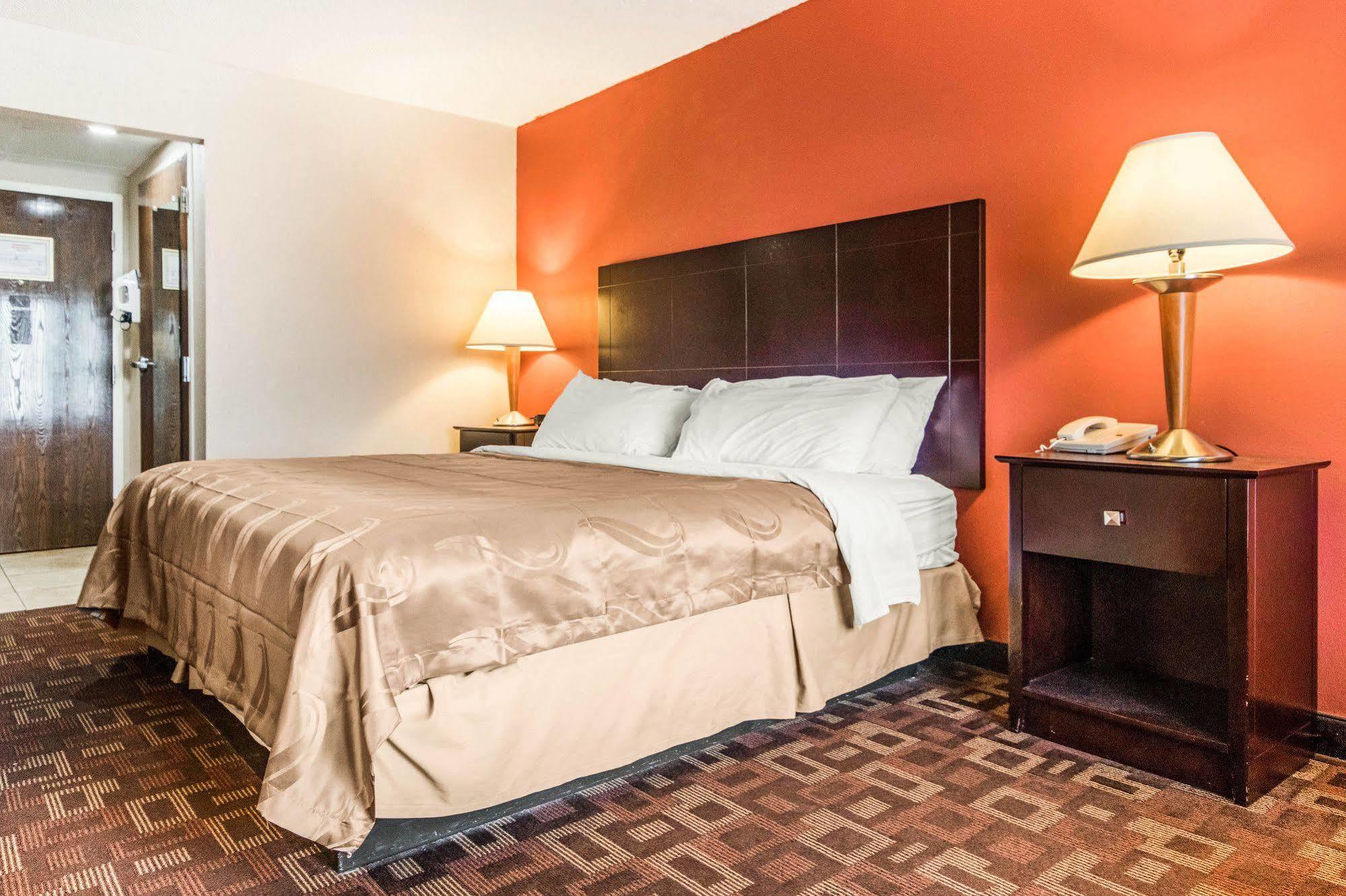 Quality Inn & Suites Lawrenceburg Exteriér fotografie