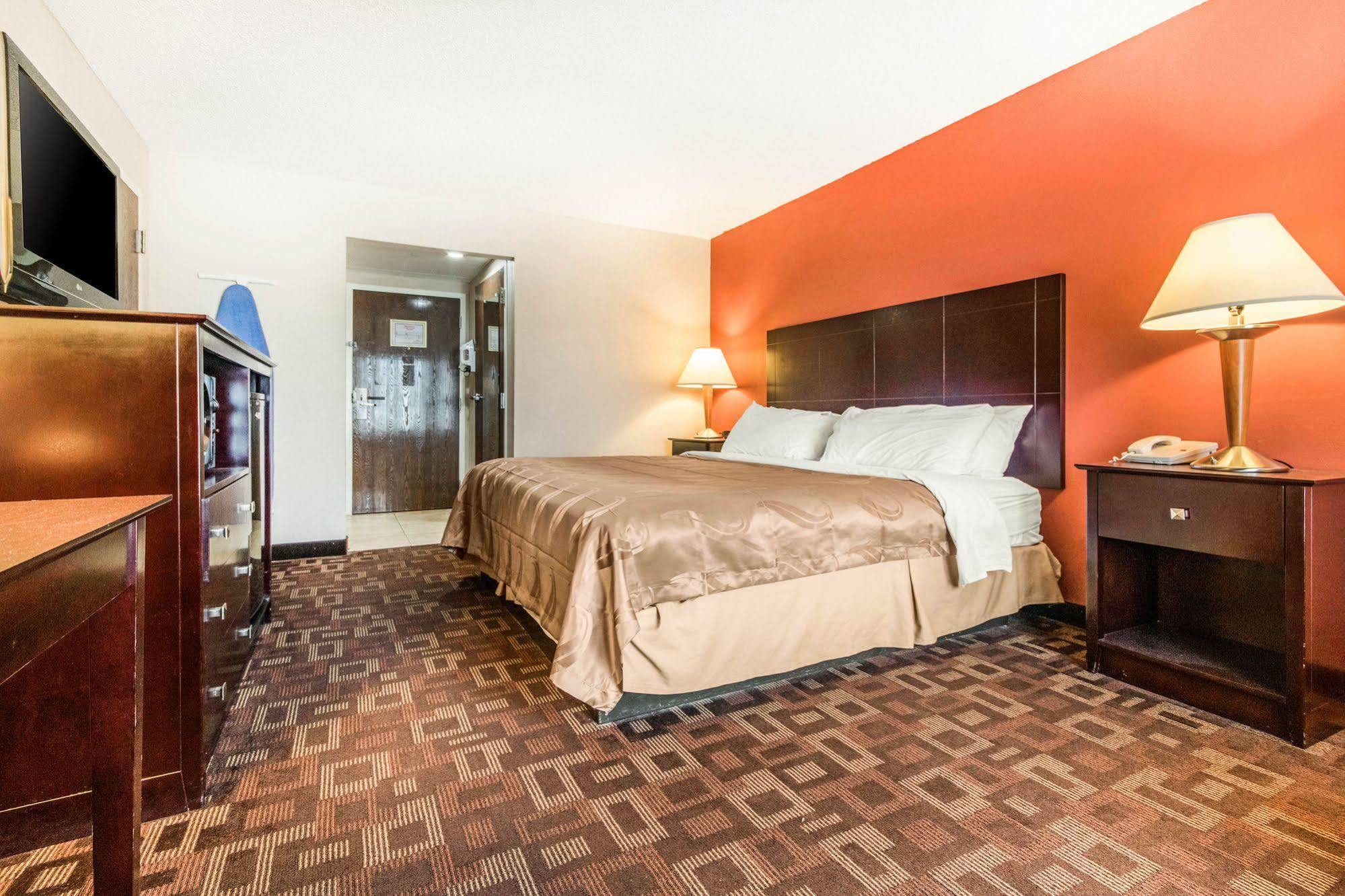Quality Inn & Suites Lawrenceburg Exteriér fotografie